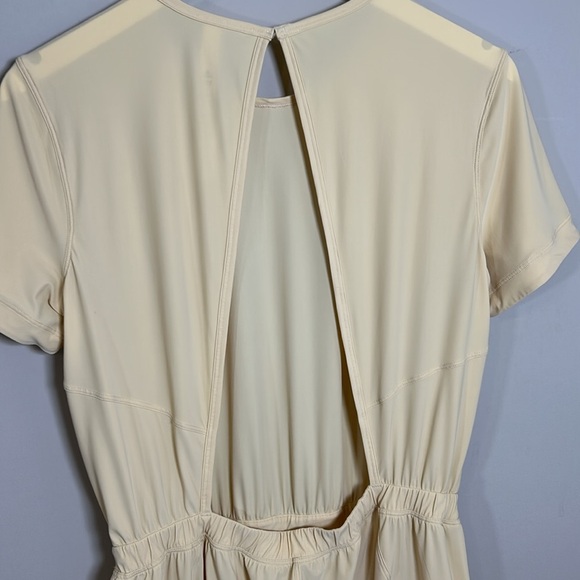 Lululemon Lightweight High Neck Romper Prosecco Open Back Cream Yellow Sz 10 - Picture 9 of 15